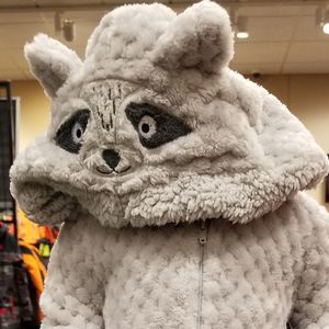 Meet your Posher, Dustin